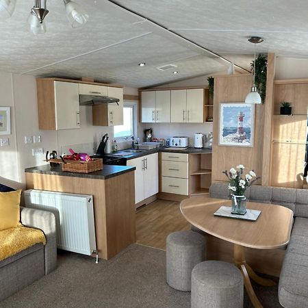 Phoenix Caravan Hire, Trecco Bay ポースコール エクステリア 写真