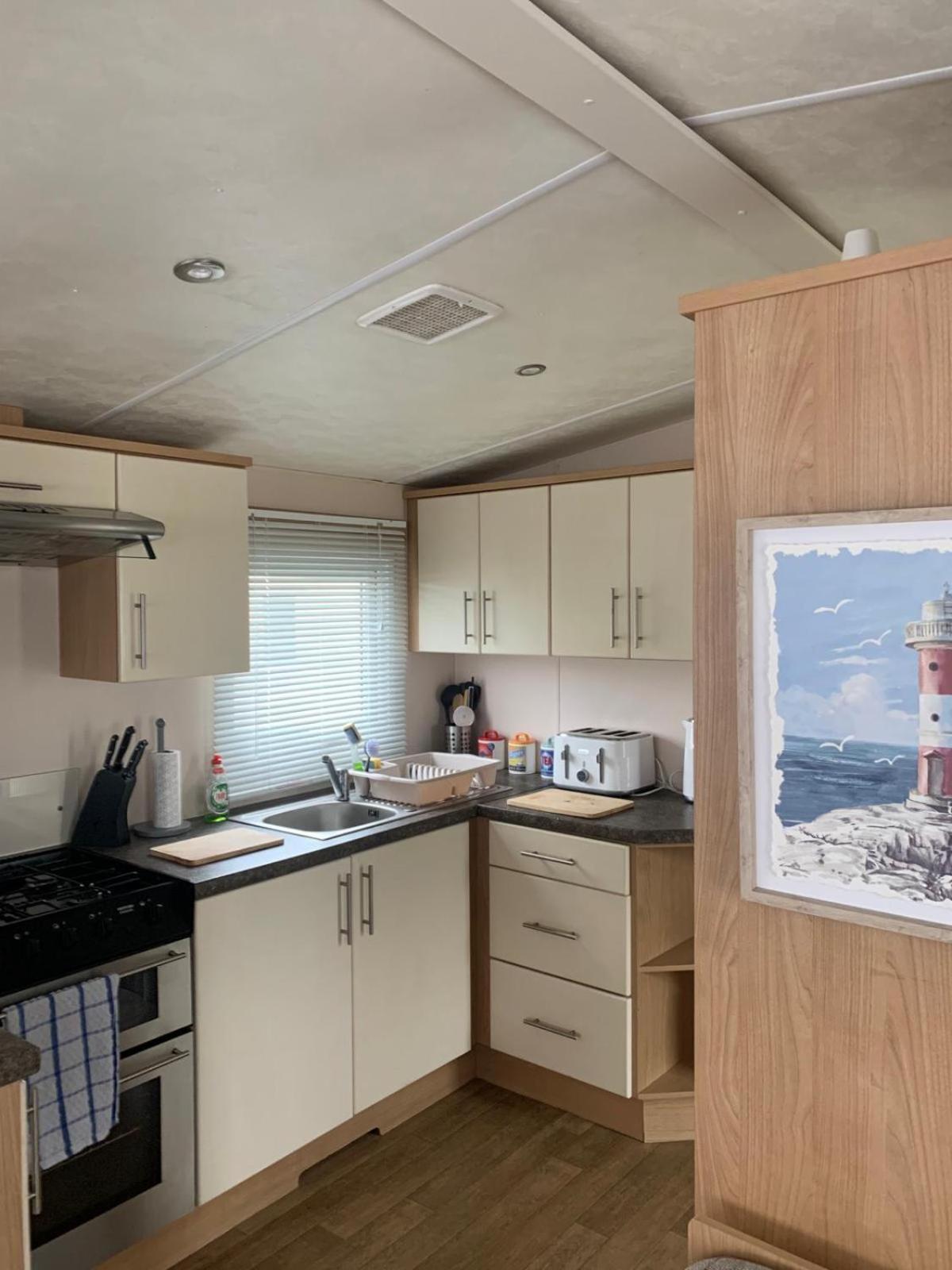 Phoenix Caravan Hire, Trecco Bay ポースコール エクステリア 写真